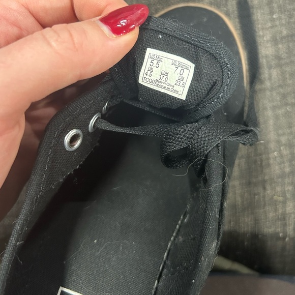 Brand new black vans! - Picture 4 of 6